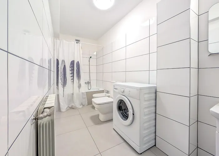 Rynek Old Town By Bookinghost